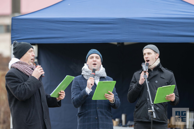 FOTO: Ogrē sāk būvēt jaunu volejbola halli ar četriem pludmales volejbola laukumiem