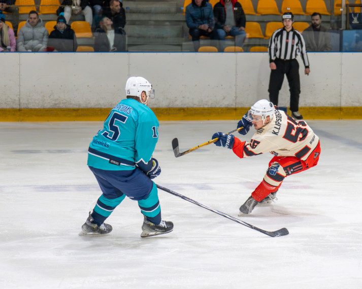 FOTO: Lielais hokejs atgriežas Ogrē. EHL pret OHL labdarības spēle