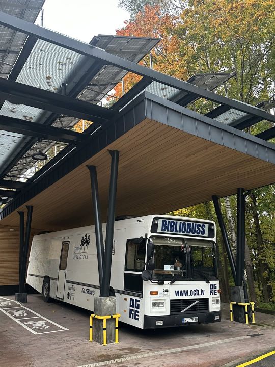 Trešdien bibliobuss lasītājus gaidīs 10 pieturvietās