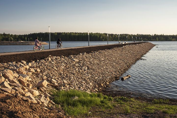 Ūdens temperatūra Daugavā sasniedz 20 grādus
