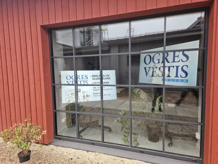 FOTO: Kā no pastkartes! Ogres centrs ietērpies zelta rudens nokrāsās