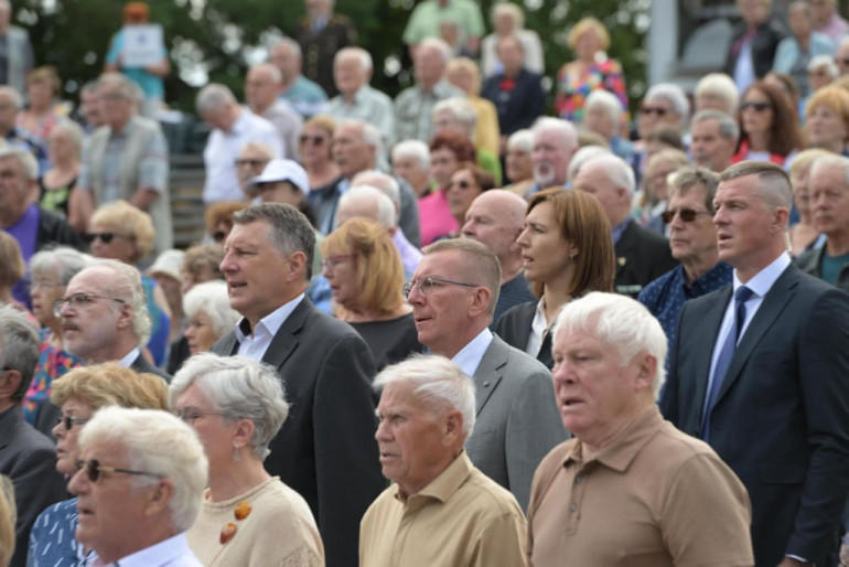 FOTO: Latvijas politiski represēto personu 25. salidojums