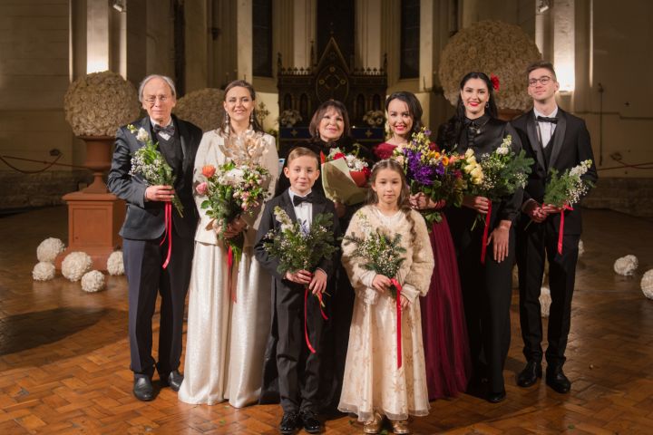 FOTO: Doma baznīcā ar vērienu pirmizrādīta jaunā koncertprogramma “3 Soprano”
