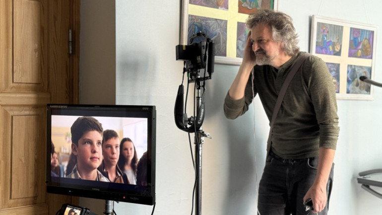 FOTO: Noslēgusies piedzīvojumu fantāzijas filmas “Kristofers un divu pasauļu atslēga” filmēšana Ogrē