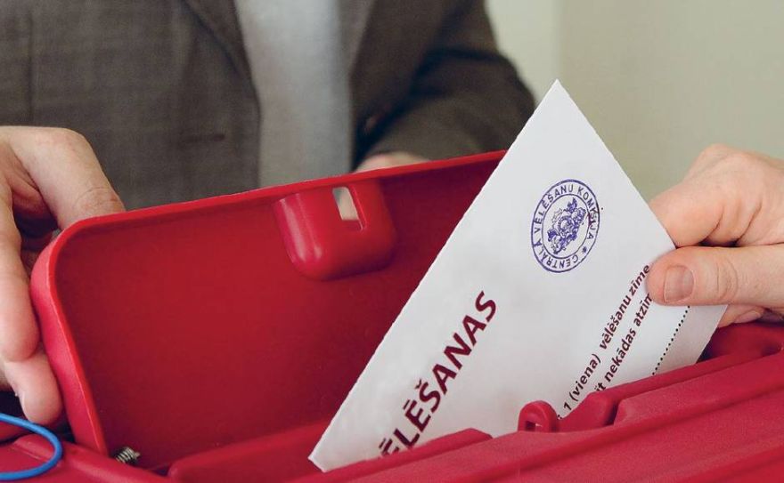 Atbild iedzīvotāji. Kāpēc cilvēki neuzticas politiskajām partijām, un kas būtu jādara, lai šo uzticēšanos vairotu?