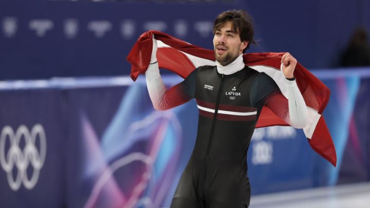 Roberts Krūzbergs ieslido vēsturē - Latvijai pirmā medaļa olimpisko spēļu šorttreka sacensībās