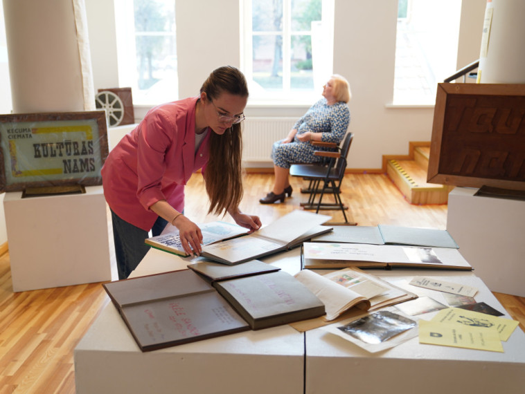 FOTO: Ķeguma Tautas nams svin 75 – kopienas saknes