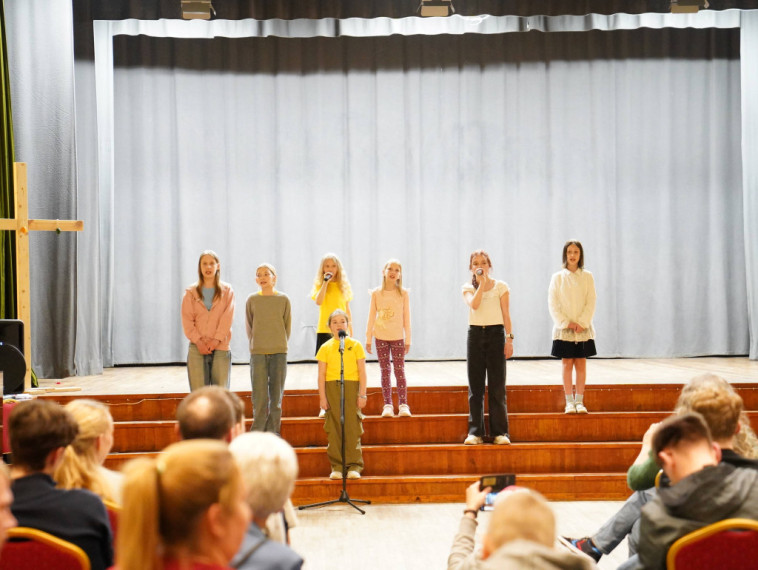 Norvēģu un vietējo sadarbībā sniedz atbalstu Lauberes ģimenēm