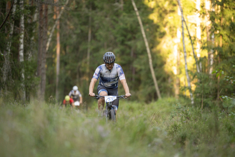FOTO: Aizvadīti pirmie Ogres Velo apļi