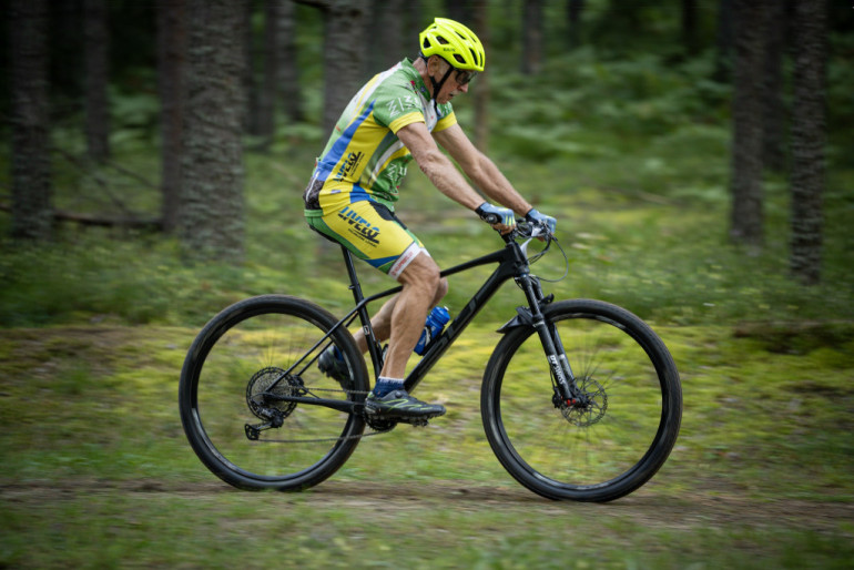 FOTO: Aizvadīti pirmie Ogres Velo apļi