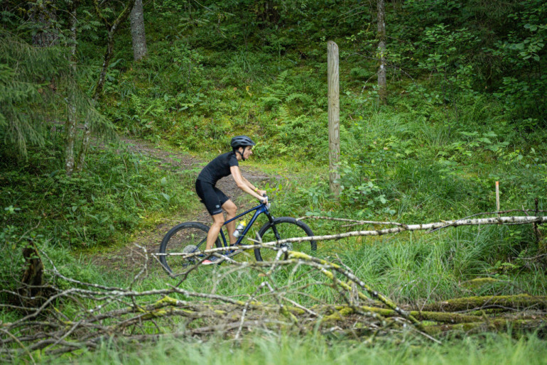 FOTO: Aizvadīti pirmie Ogres Velo apļi