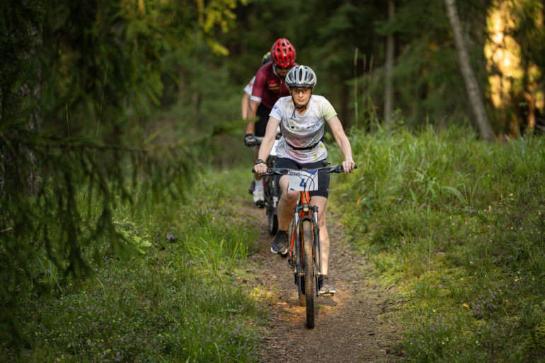 FOTO: Aizvadīti pirmie Ogres Velo apļi