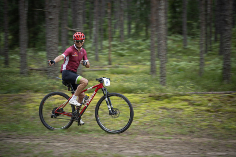 FOTO: Aizvadīti pirmie Ogres Velo apļi