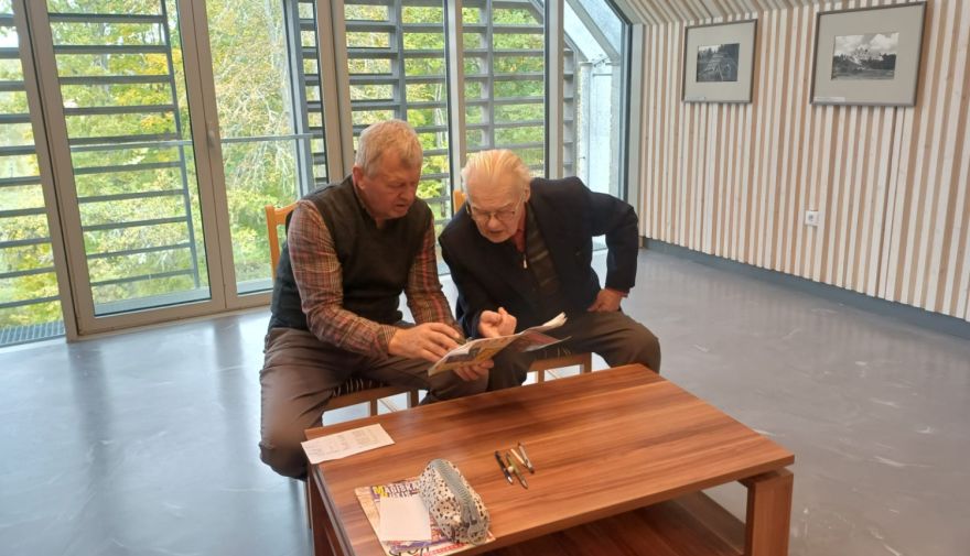 Foto: Taurupes skolēnu pašpārvaldes labais darbs – pēcpusdiena ar senioriem