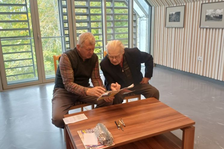 Attēls rakstam: Foto: Taurupes skolēnu pašpārvaldes labais darbs – pēcpusdiena ar senioriem
