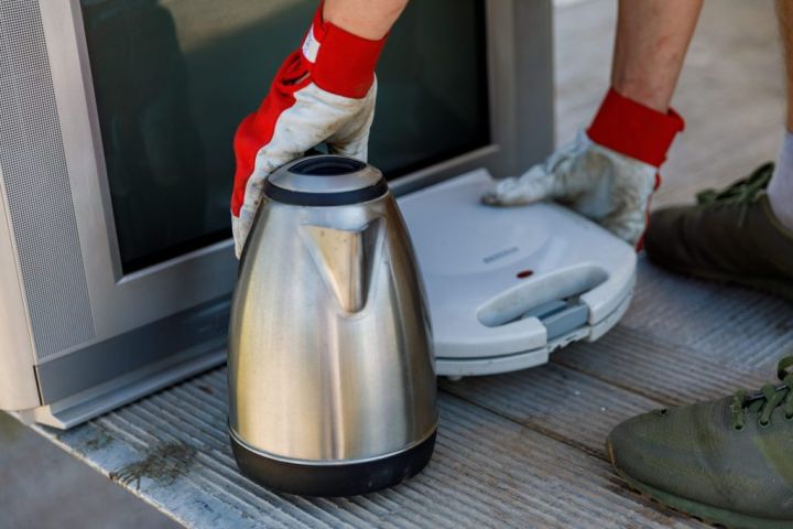 Bīstamie atkritumi sadzīvē: kur tos likt un kāpēc tas ir svarīgi