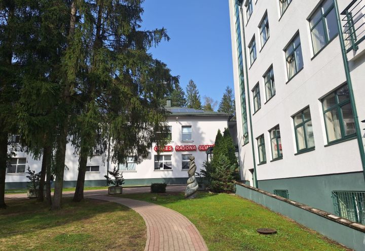 Gripas vilnis rimies – Ogres slimnīcā atcelta karantīna