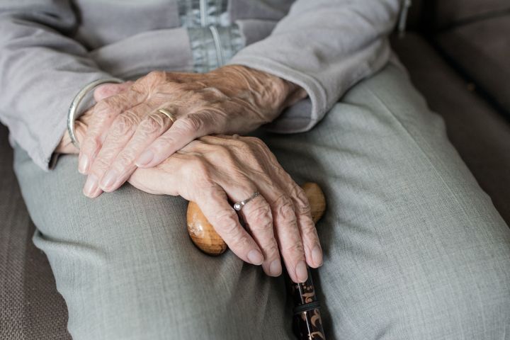 Kam un kā ir jāmaksā par ilgstošas sociālās aprūpes pakalpojumu?