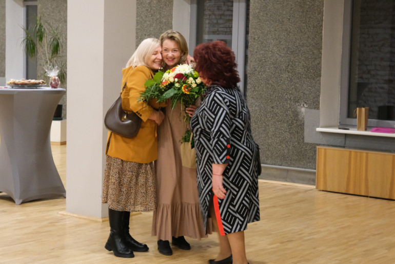 FOTO: Atklāta izstāde "Uzzīmē savu pilsētu"