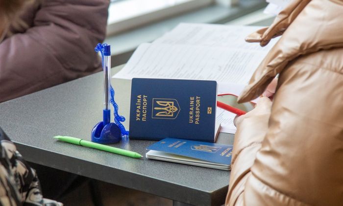 Ziņojums: Pēdējos mēnešos Ukrainas iedzīvotāju plūsma Latvijā mērena un stabila