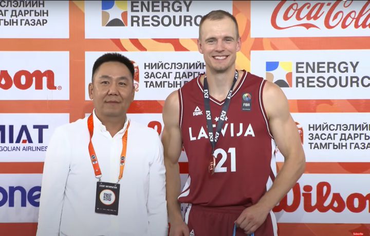 Ogrēnietis Dārgais izcīna 3. vietu “slam dunk” konkursā Ulanbatorā