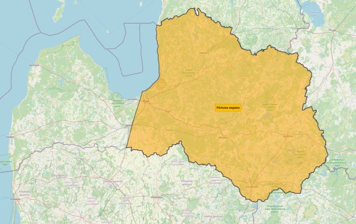 Latvijas Austrumu un centrālajā daļā gaidās spēcīgs pērkona negaiss ar iespējamu krusu