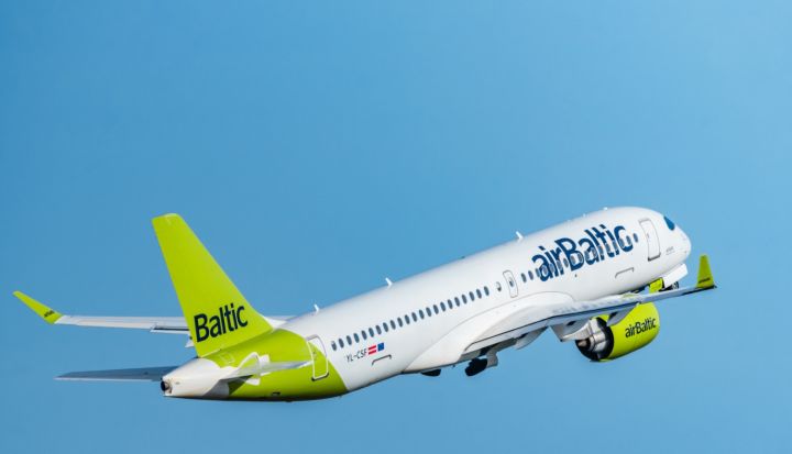 Ar pirmajiem diviem "airBaltic" repatriācijas reisiem Rīgā no Dubaijas atgriezušies 280 cilvēki