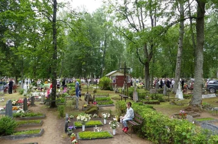 Atbild iedzīvotāji. Cik nozīmīga jums ir latviešu kapu kultūra?