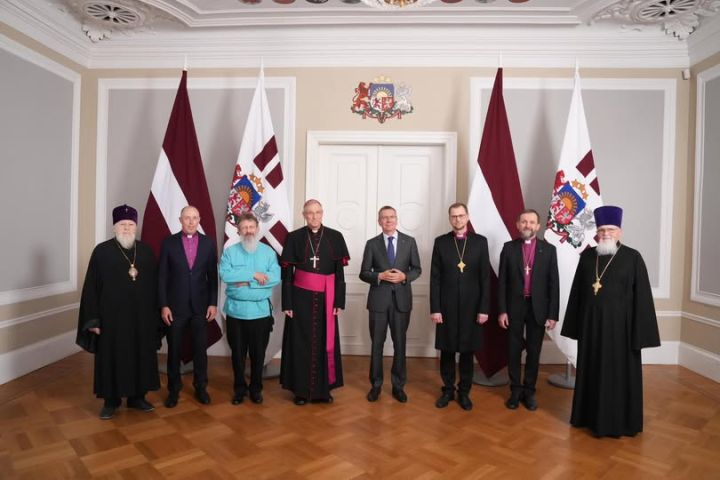 Rinkēvičs prezidenta amatā pirmo reizi tiekas ar lielāko kristīgo konfesiju vadītājiem Latvijā