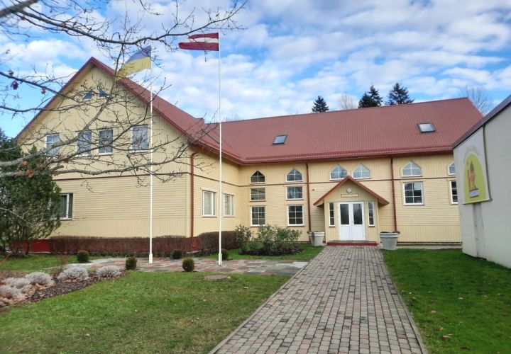 Mazozolu pamatskolas absolventu un darbinieku salidojums