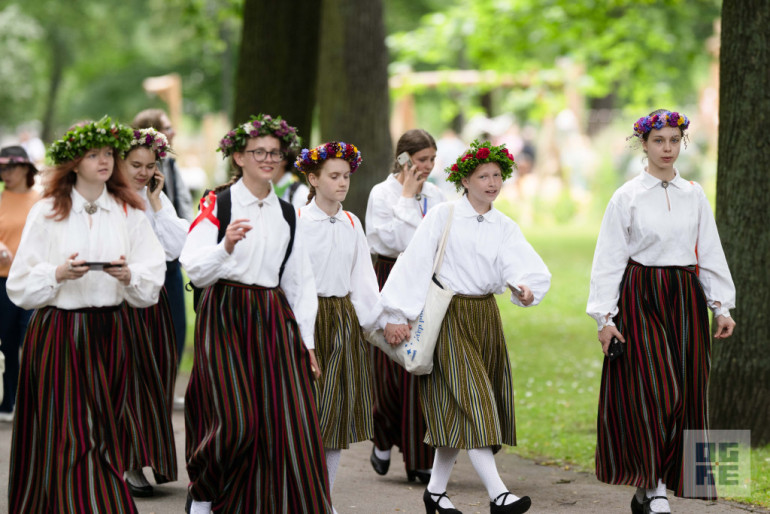 Foto: Godināšana un novadu satikšanās Viesturdārzā