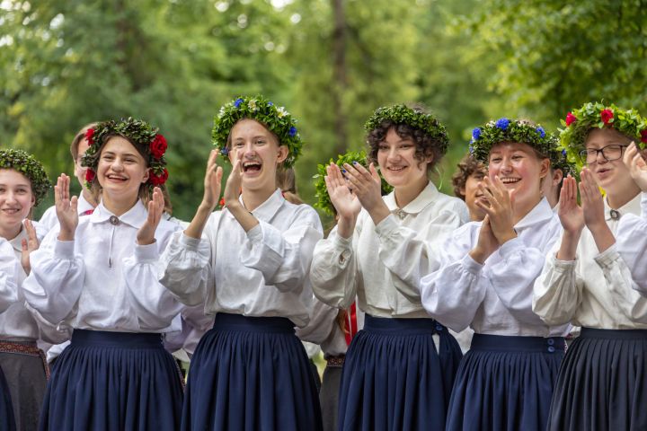 FOTO: Aizvadīts pasākums "Godināšana un novadu satikšanās" 