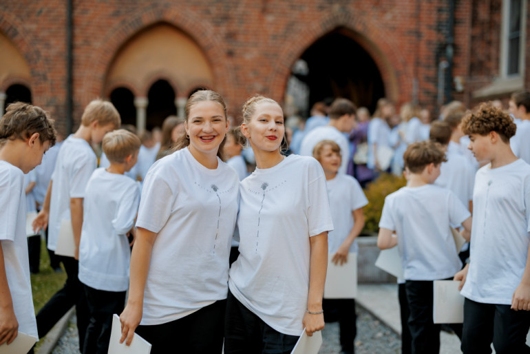 Foto, video: Ar stāvovācijām aizvadīts «Garīgs koncerts» Doma baznīcā