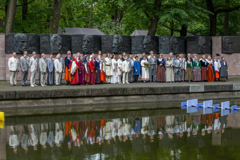 FOTO: Aizvadīts pasākums "Godināšana un novadu satikšanās"