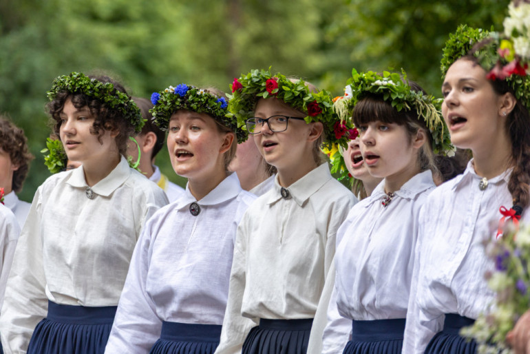 FOTO: Aizvadīts pasākums "Godināšana un novadu satikšanās"
