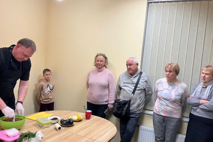 Attēls rakstam: FOTO: Ķegumā aizvadīta kulinārijas nodarbība Latvijas un Ukrainas civiliedzīvotājiem