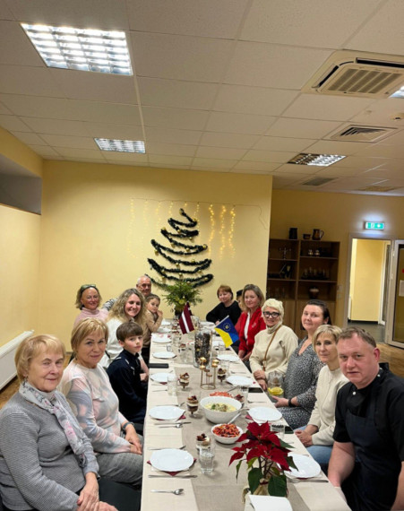 FOTO: Ķegumā aizvadīta kulinārijas nodarbība Latvijas un Ukrainas civiliedzīvotājiem