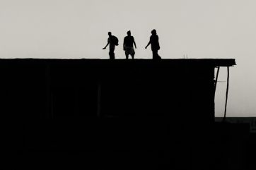 Attēls rakstam: Ogrē jaunieši skraida pa garāžu jumtiem