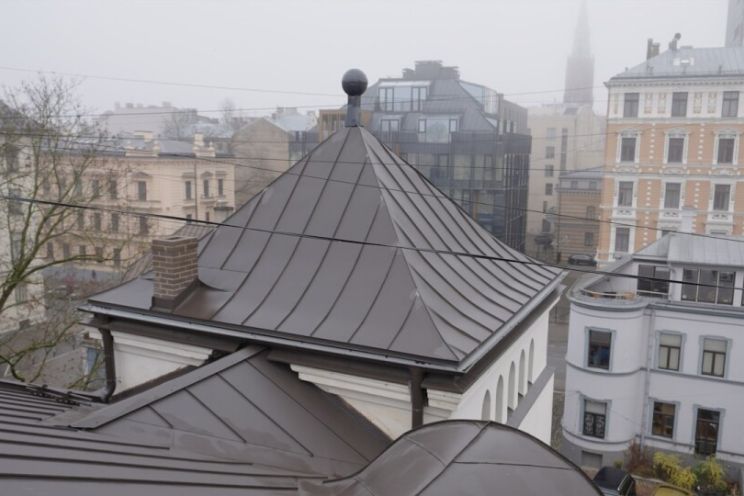 Attēls rakstam: Pabeigta baznīcas jumta atjaunošana adventistu ēkai Rīgā