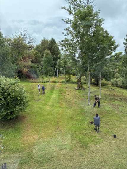 FOTO: Vēsturiskais Taurupes muižas parks piedzīvo pārmaiņas – kas tajā top?