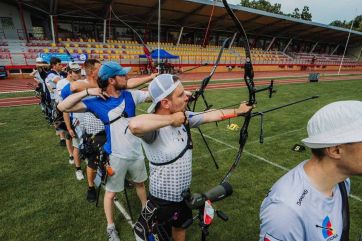 Attēls rakstam: "Tiklīdz sāc pārāk daudz domāt un kalkulēt, koncentrēšanās zūd." Suntažu lokšāvējs Ābelis pierāda sevi starptautiski