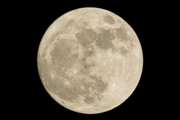 Attēls rakstam: Lasāmgabals. Vēlies gabaliņu Mēness krātera?