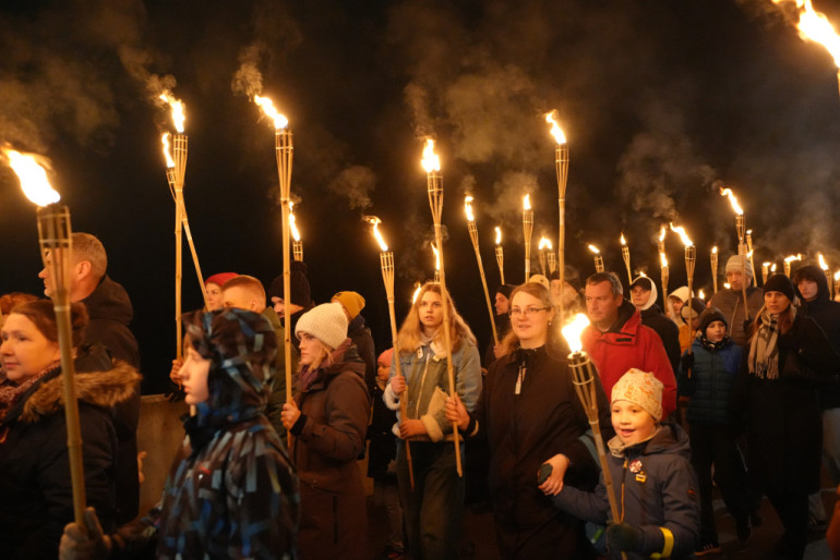 FOTO: Ogre svin Lāčplēša dienu