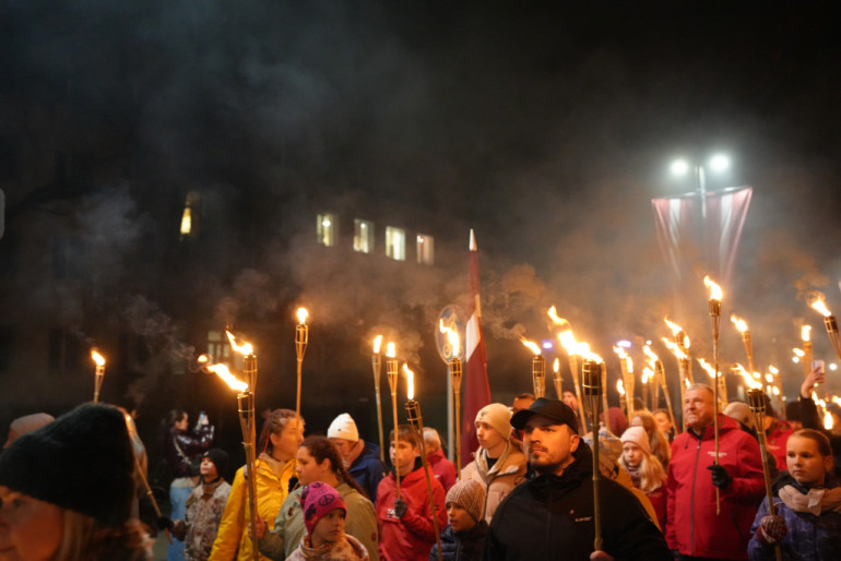 FOTO: Ogre svin Lāčplēša dienu