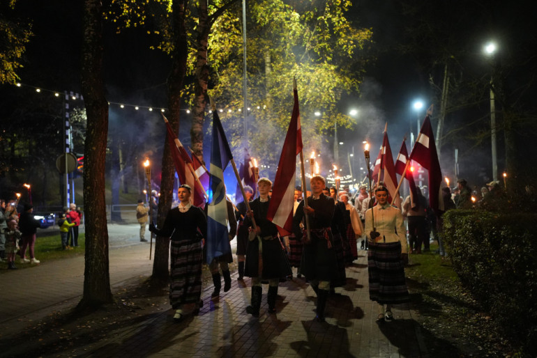FOTO: Ogre svin Lāčplēša dienu