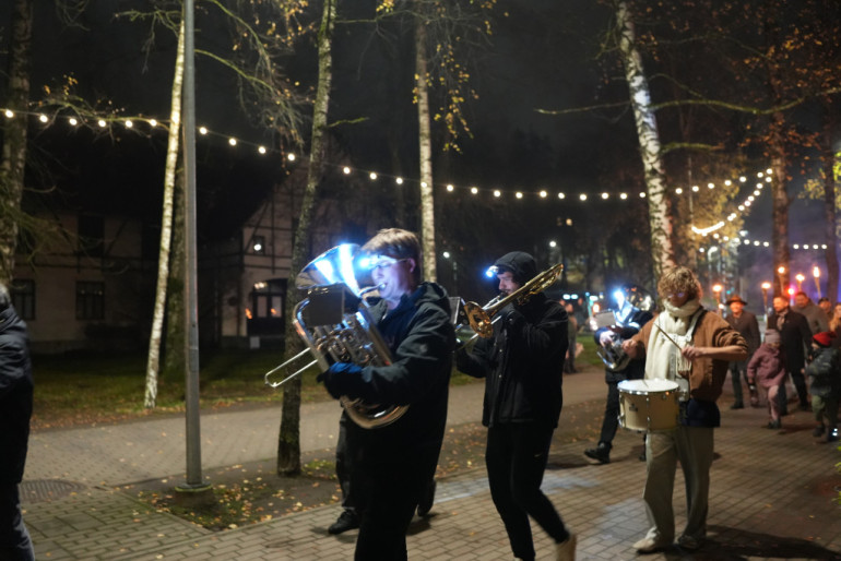 FOTO: Ogre svin Lāčplēša dienu