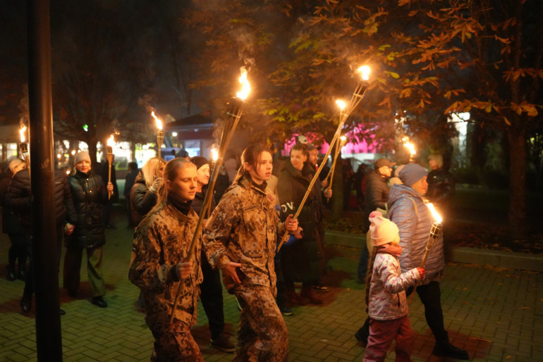 FOTO: Ogre svin Lāčplēša dienu