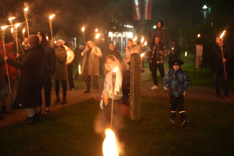 FOTO: Ogre svin Lāčplēša dienu