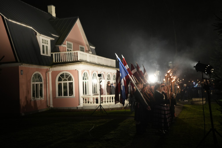 FOTO: Ogre svin Lāčplēša dienu