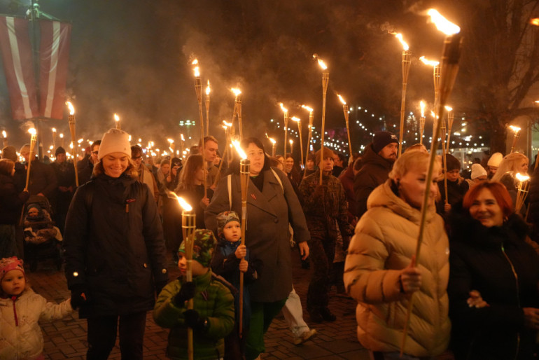 FOTO: Ogre svin Lāčplēša dienu